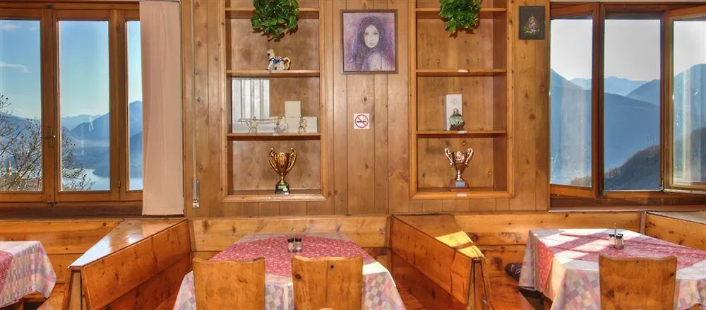 Albergo De Jean Garzeno