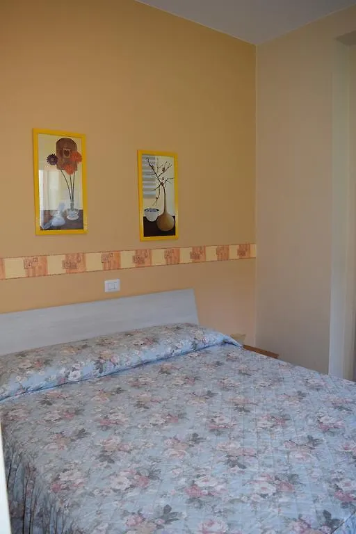 Albergo De Jean Garzeno 0*,