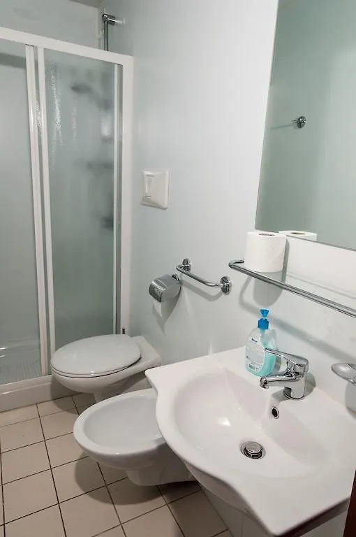 Albergo De Jean Garzeno 0*,