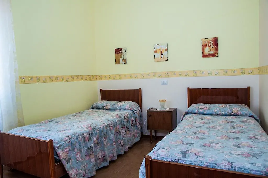 Albergo De Jean Garzeno 0*,
